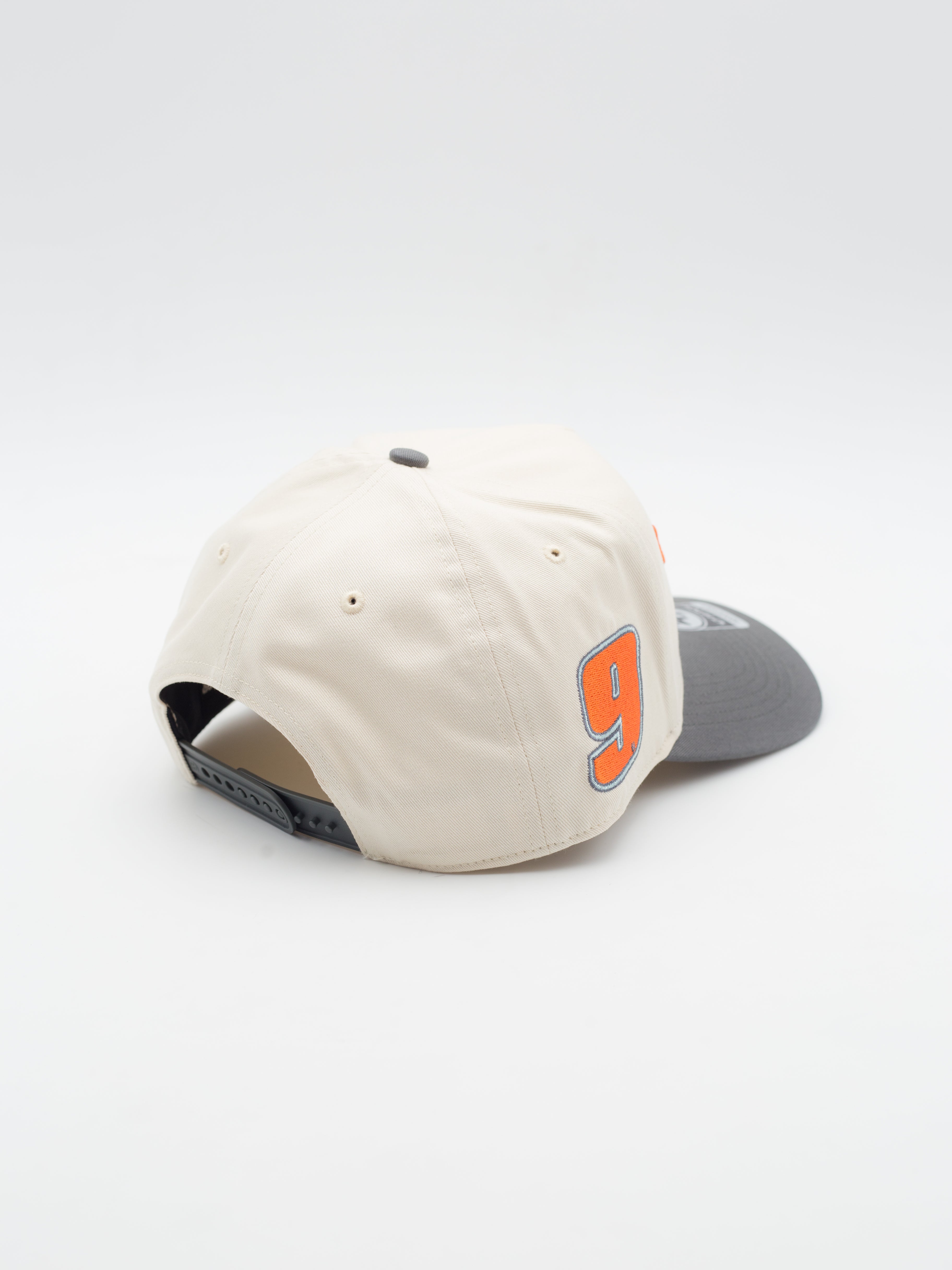 HITCH Nascar Hooters Natural/Grey 4 HITCH Nascar Hooters Natural/Grey
