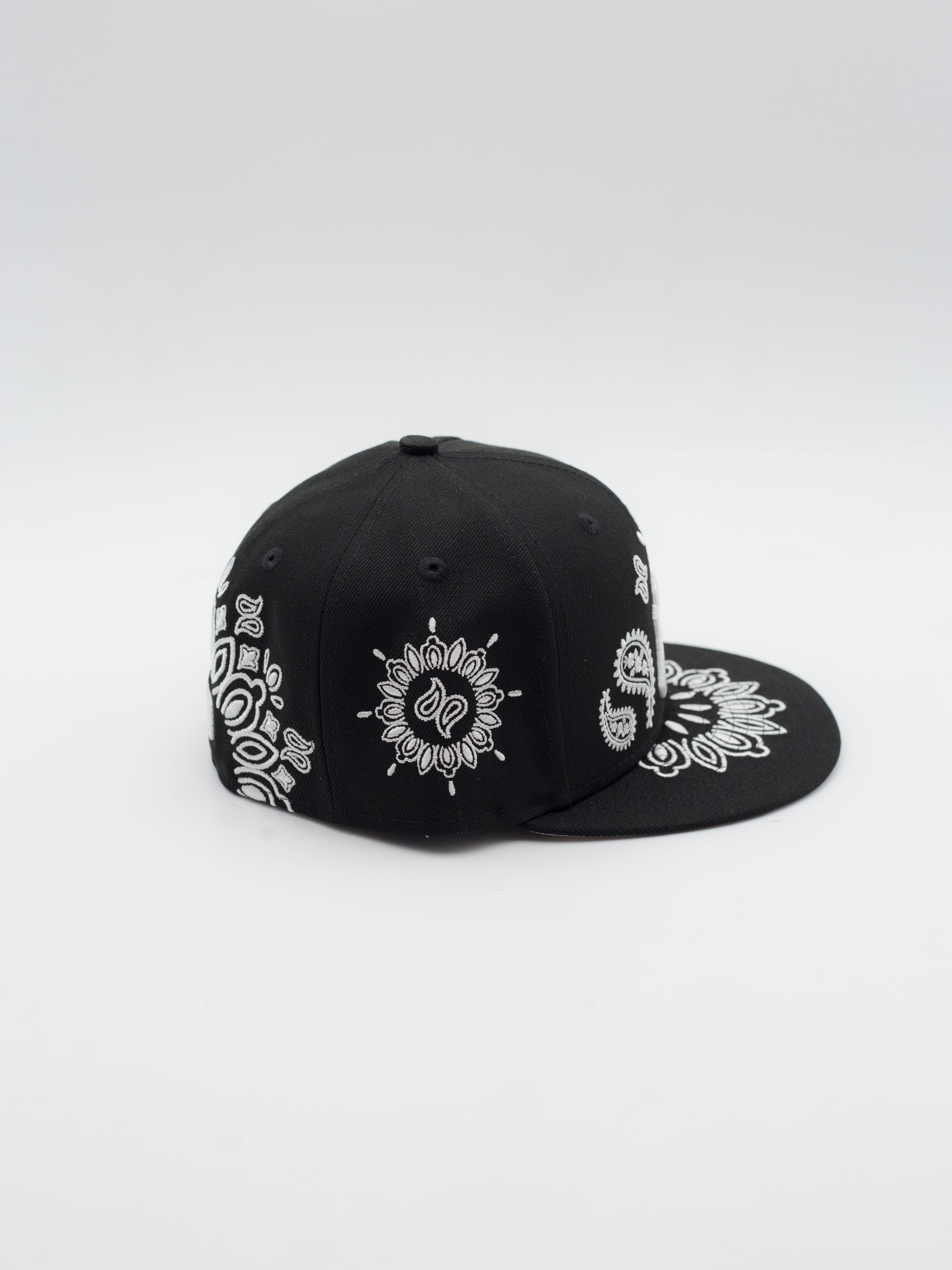 59FIFTY Paisley New York Yankees Black 3 59FIFTY Paisley New York Yankees Black