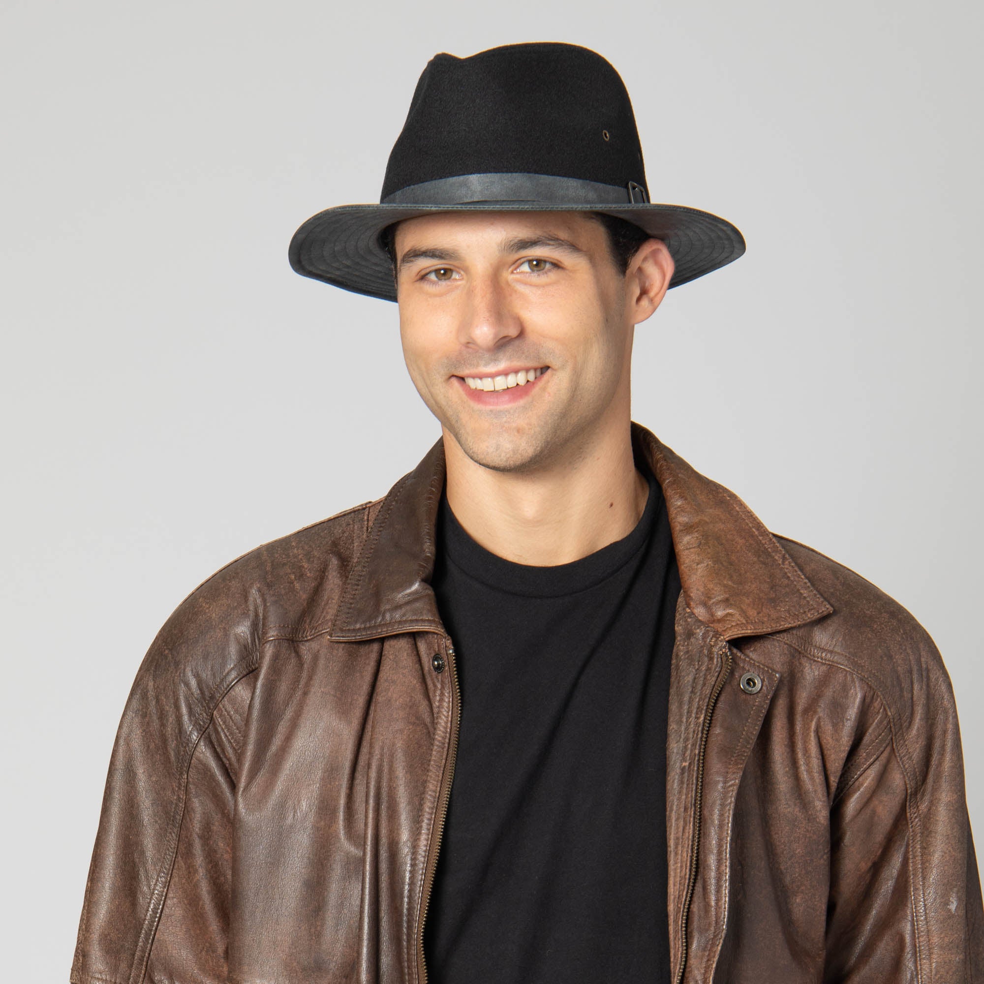 Men's Faux Felt Fedora with Matching Faux Leather Band 15 Men's Faux Felt Fedora with Matching Faux Leather Band