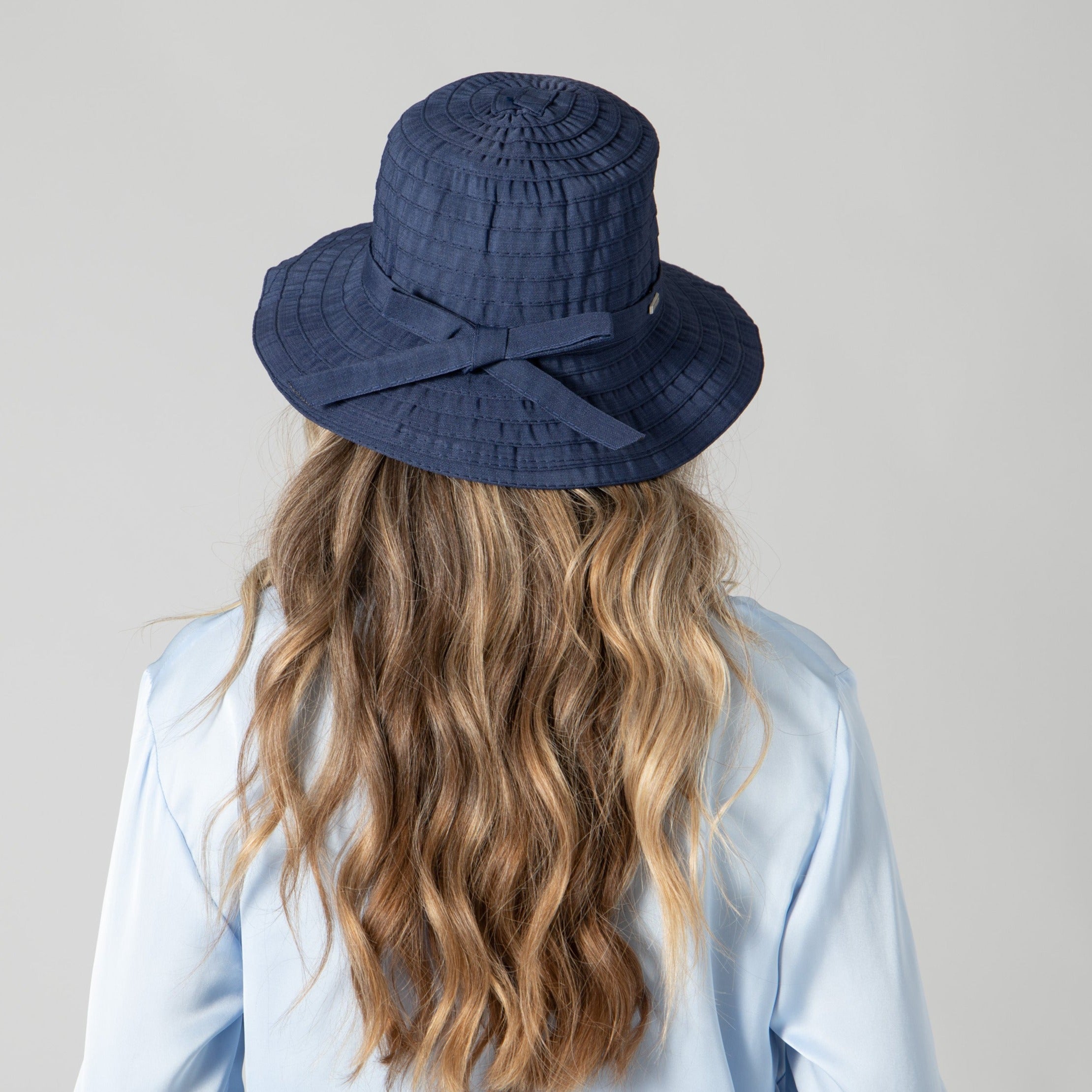 Women's ribbon bucket with adjustable tie 16 Women's ribbon bucket with adjustable tie