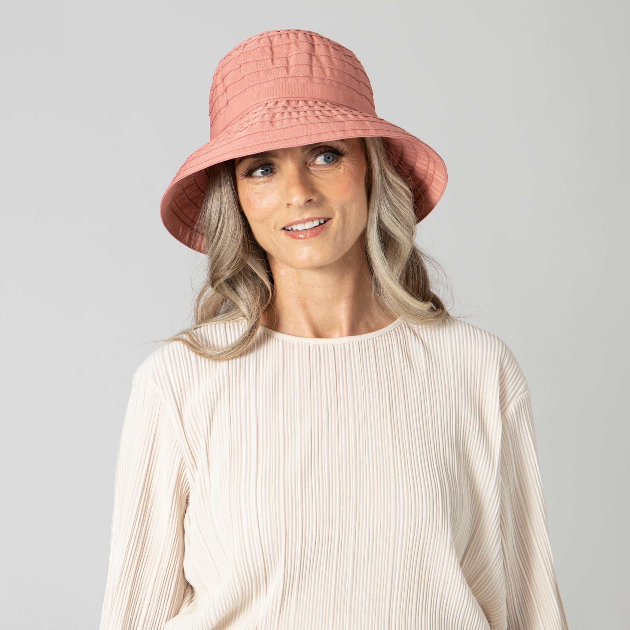 Women's ribbon bucket with adjustable tie 21 Women's ribbon bucket with adjustable tie